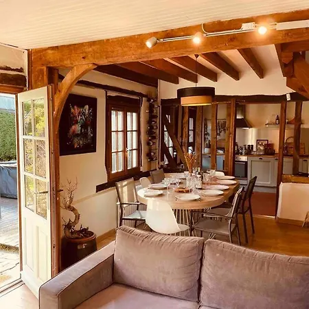 Longere Avec Piscine Prive A 35 Min De Deauville Дом отдыха